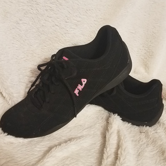 fila black and pink shoes
